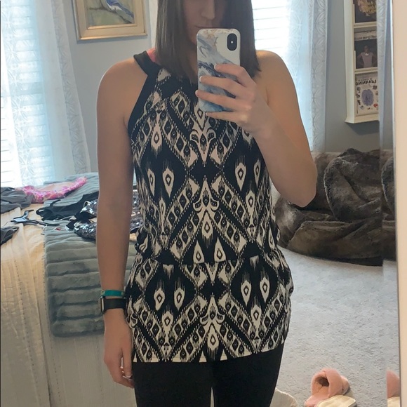 Halter top with cinched waist - Picture 4 of 6